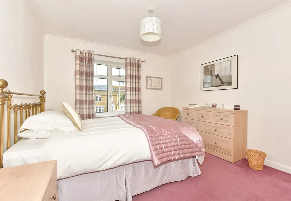 Bedroom 2 - Victoria Road West, Littlestone, New Romney, Kent - Wards of Kent