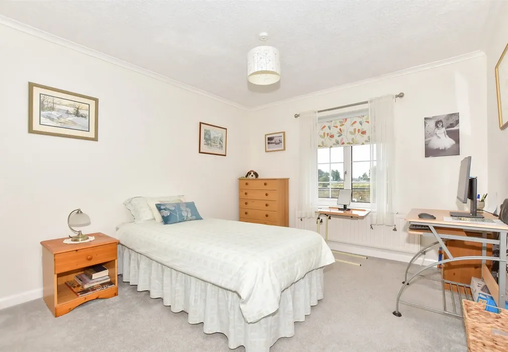 Bedroom 1 - Victoria Road West, Littlestone, New Romney, Kent - Wards of Kent