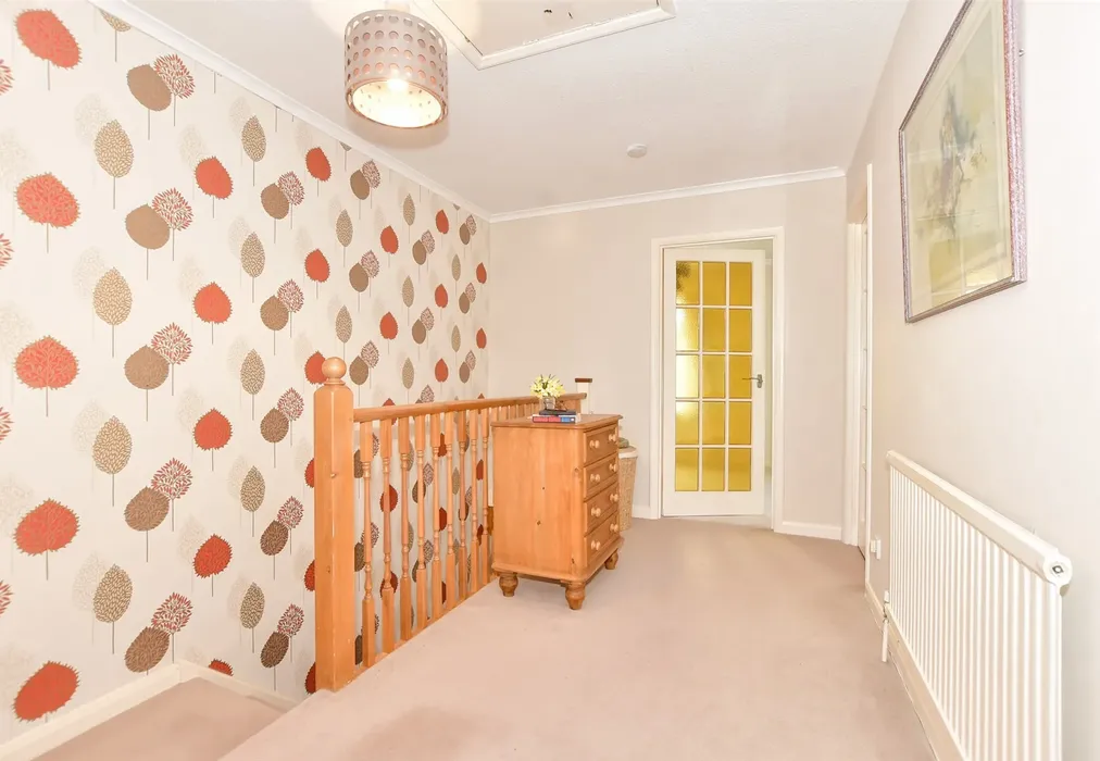 Landing - Victoria Road West, Littlestone, New Romney, Kent - Wards of Kent