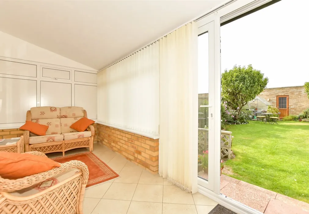 Garden Room - Victoria Road West, Littlestone, New Romney, Kent - Wards of Kent