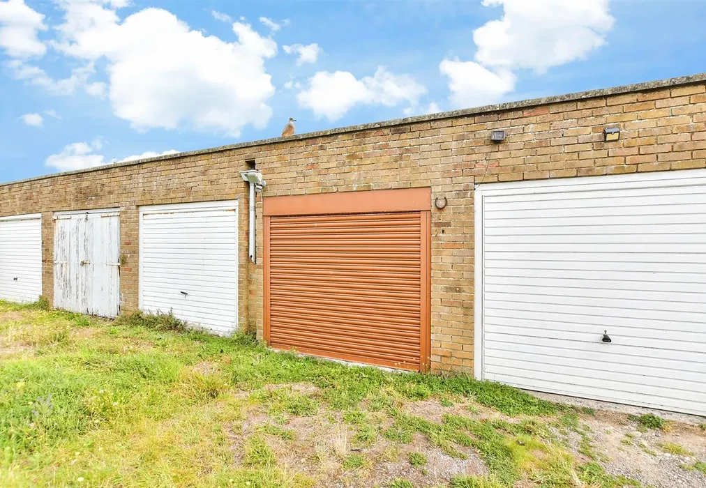 Garage - Victoria Road West, Littlestone, New Romney, Kent - Wards of Kent