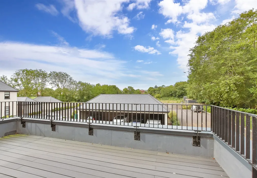 Balcony / Terrace - The Fairways, Convent Road, Broadstairs, Kent - Wards of Kent