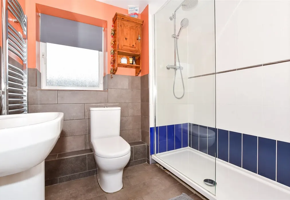 Shower Room - Bambridge Court, Maidstone, Kent - Wards of Kent