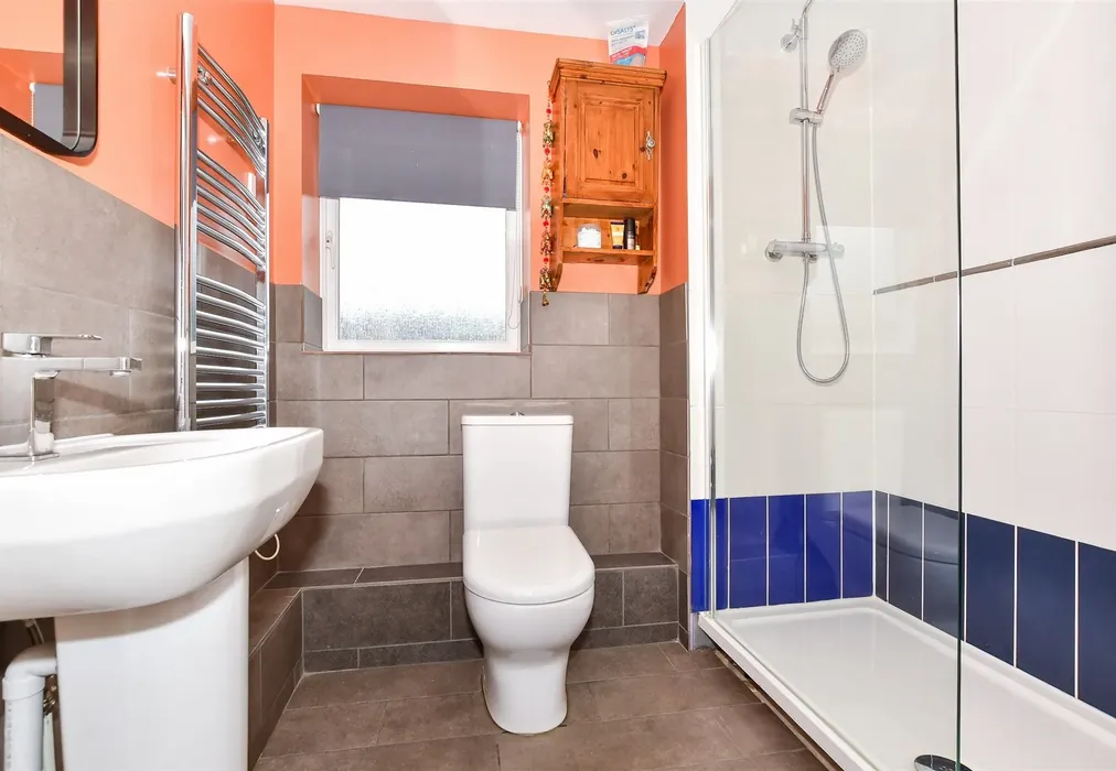 Shower Room - Bambridge Court, Maidstone, Kent - Wards of Kent