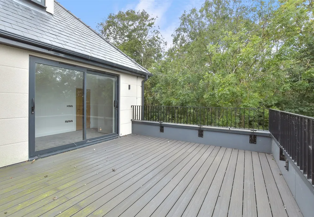 Balcony / Terrace - The Fairways, Convent Road, Broadstairs, Kent - Wards of Kent