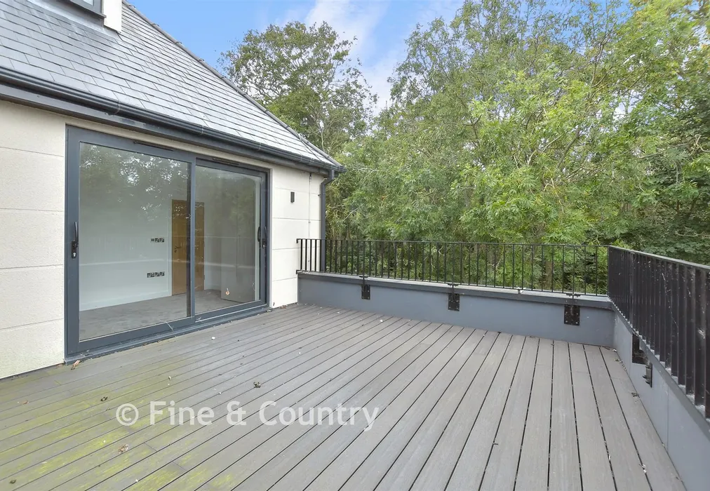 Balcony / Terrace - The Fairways, Convent Road, Broadstairs, Kent - Wards of Kent