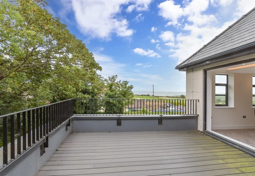 Balcony / Terrace - The Fairways, Convent Road, Broadstairs, Kent - Wards of Kent