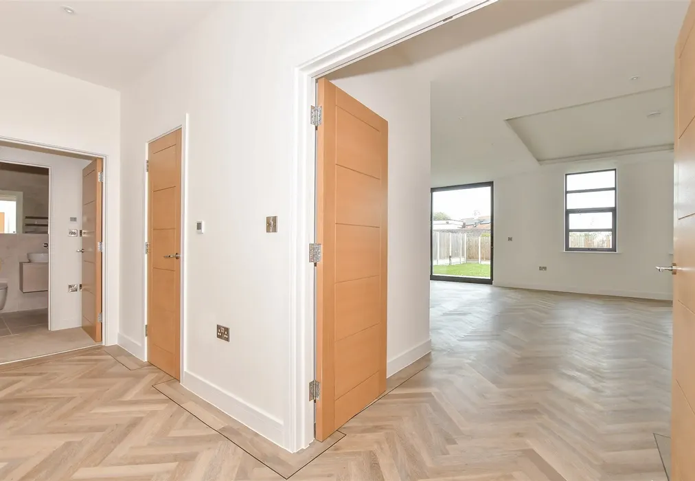 Hallway - The Fairways, Convent Road, Broadstairs, Kent - Wards of Kent