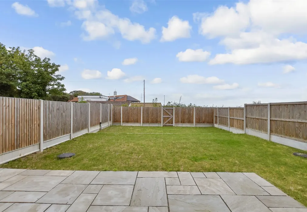 Rear Garden - The Fairways, Convent Road, Broadstairs, Kent - Wards of Kent