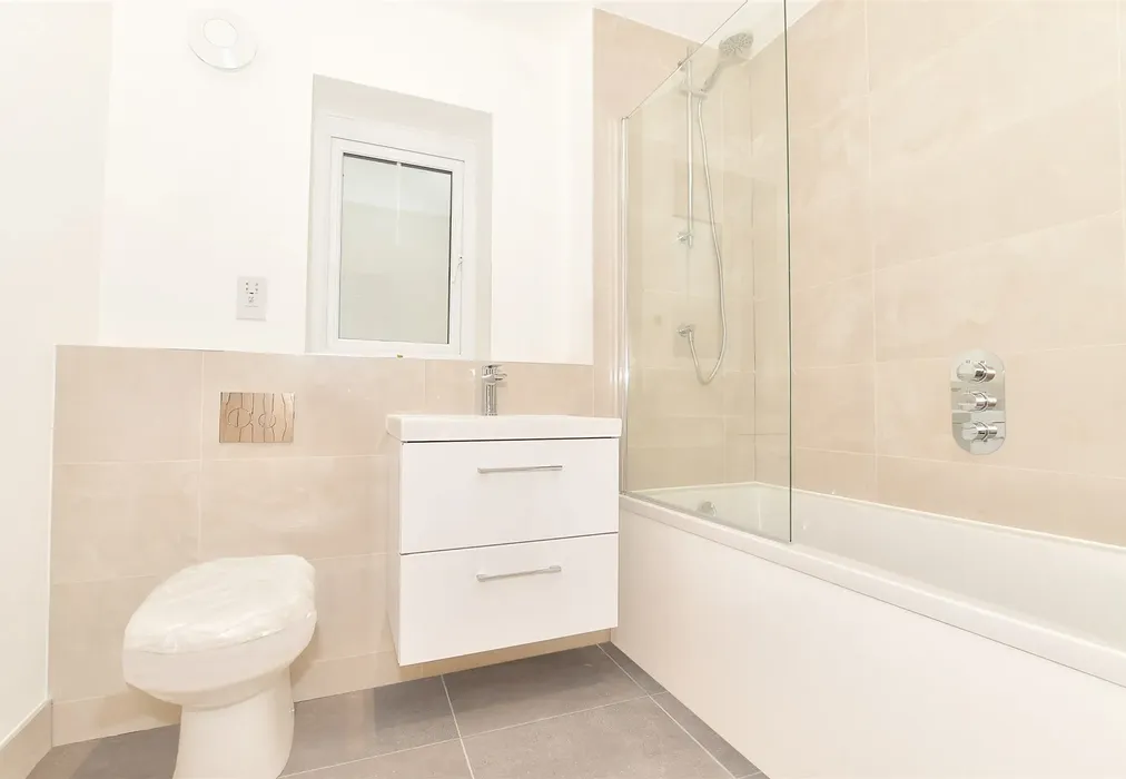 Bathroom New - Wilkes Field, Stone Street, Cranbrook, Kent - Wards of Kent