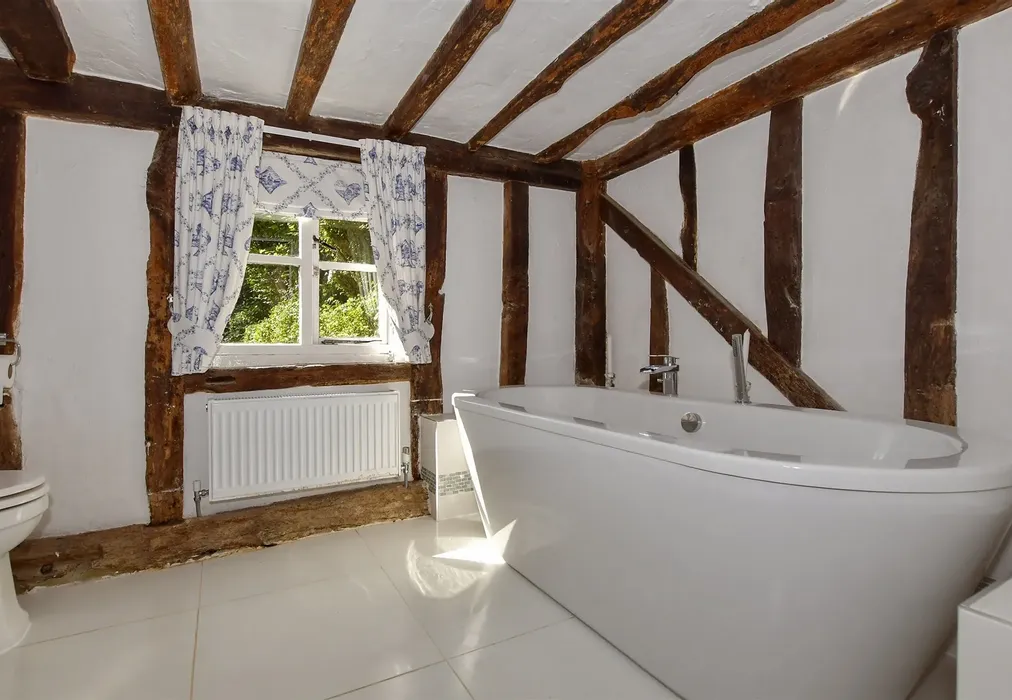 Bathroom - Furnace Lane, Horsmonden, Tonbridge, Kent - Wards of Kent