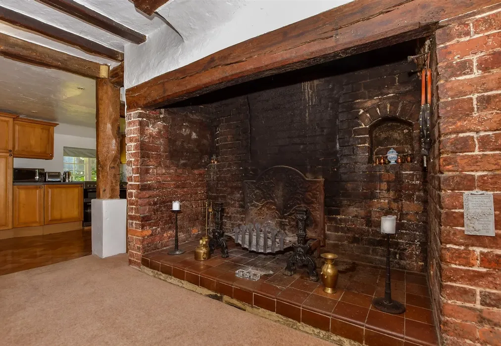 Internal Lifestyle Photograph - Furnace Lane, Horsmonden, Tonbridge, Kent - Wards of Kent