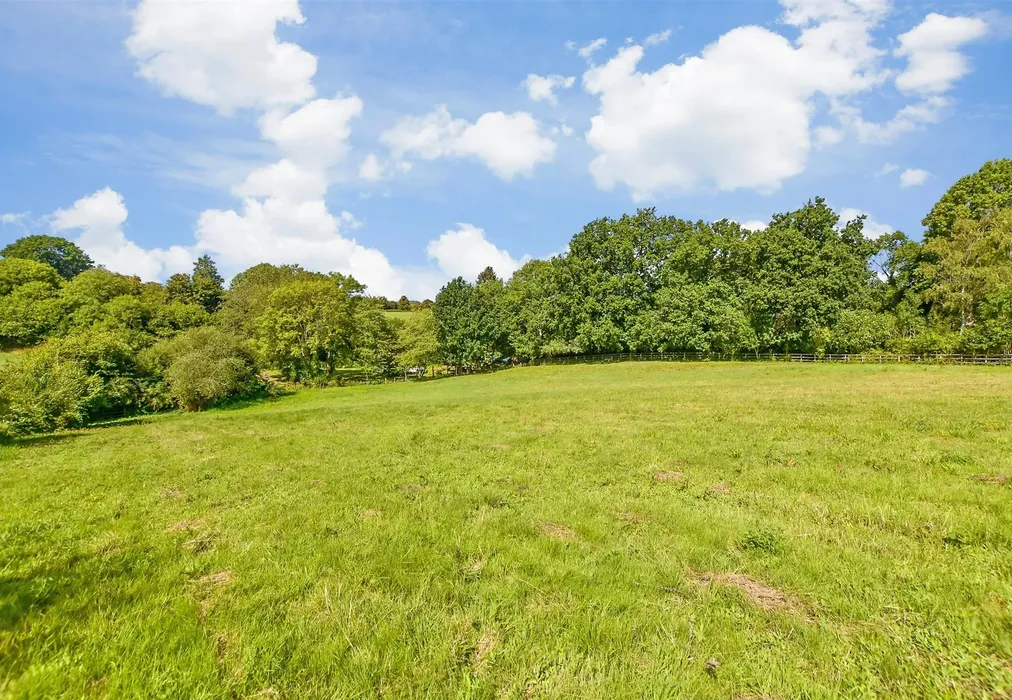 Rear Garden - Furnace Lane, Horsmonden, Tonbridge, Kent - Wards of Kent