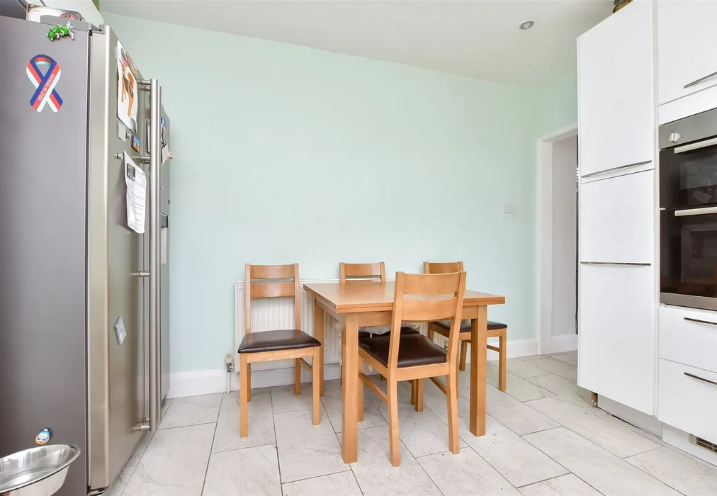 Kitchen - Dane Road, Birchington, Kent - Wards of Kent