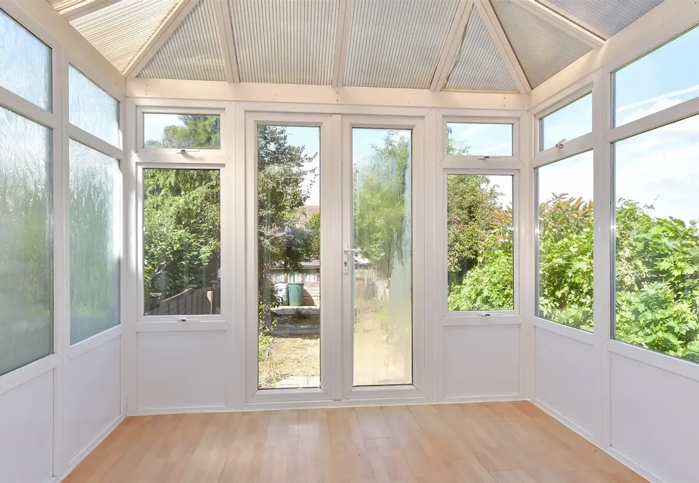 Conservatory - Blenheim Avenue, Chatham, Kent - Wards of Kent