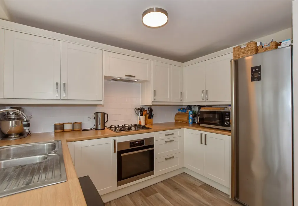 Kitchen/Diner - Chipstead Close, Allington, Maidstone, Kent - Wards of Kent