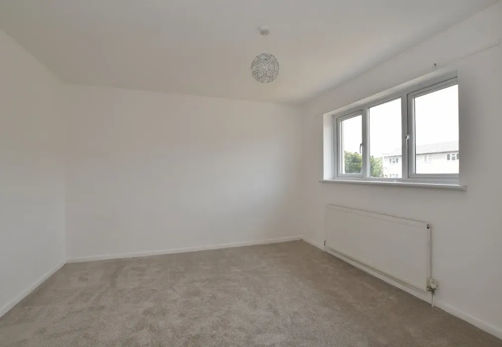 bed 2 - Glenmere Basildon SS16 - Wards of Kent