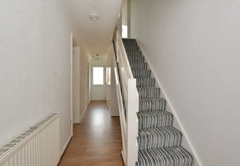 hall - Glenmere Basildon SS16 - Wards of Kent