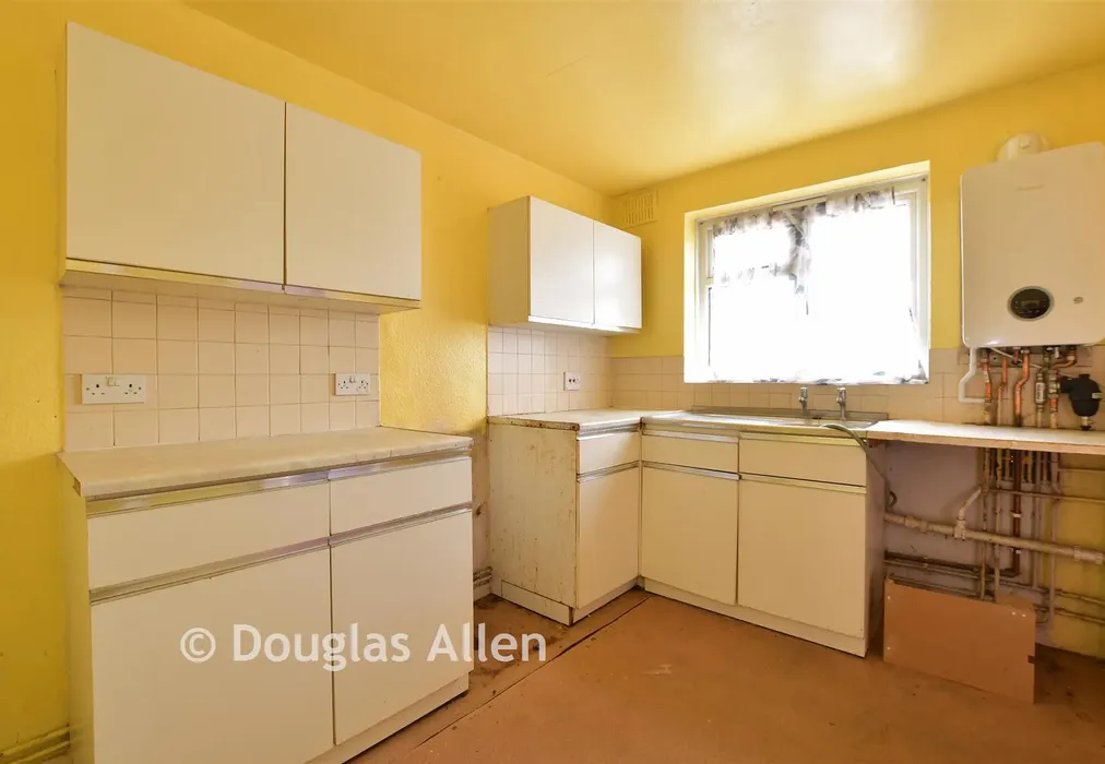 Kitchen - Victor Approach, Hornchurch, Essex - Wards of Kent