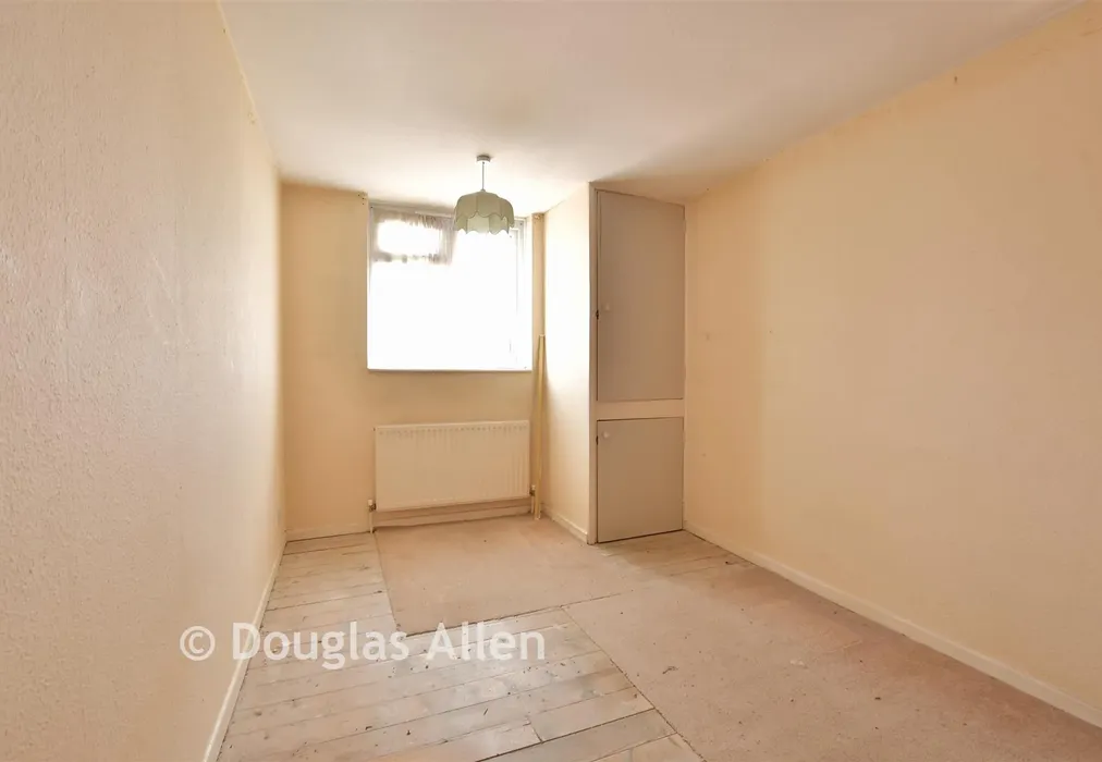 Bedroom 2 - Victor Approach, Hornchurch, Essex - Wards of Kent