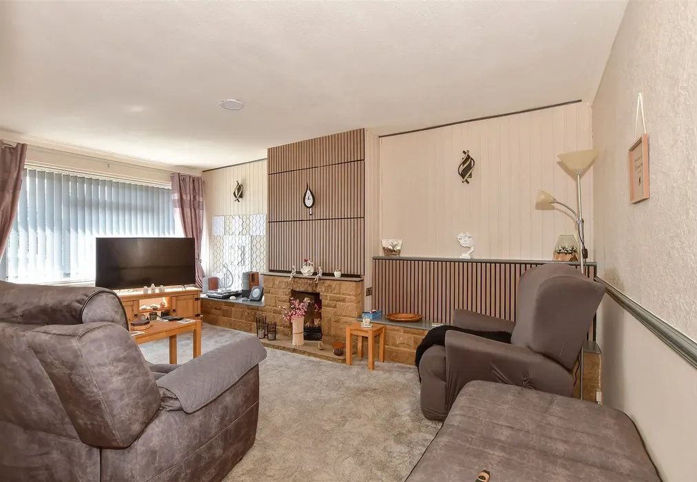 Lounge - Cedar Road, Sturry, Canterbury, Kent - Wards of Kent