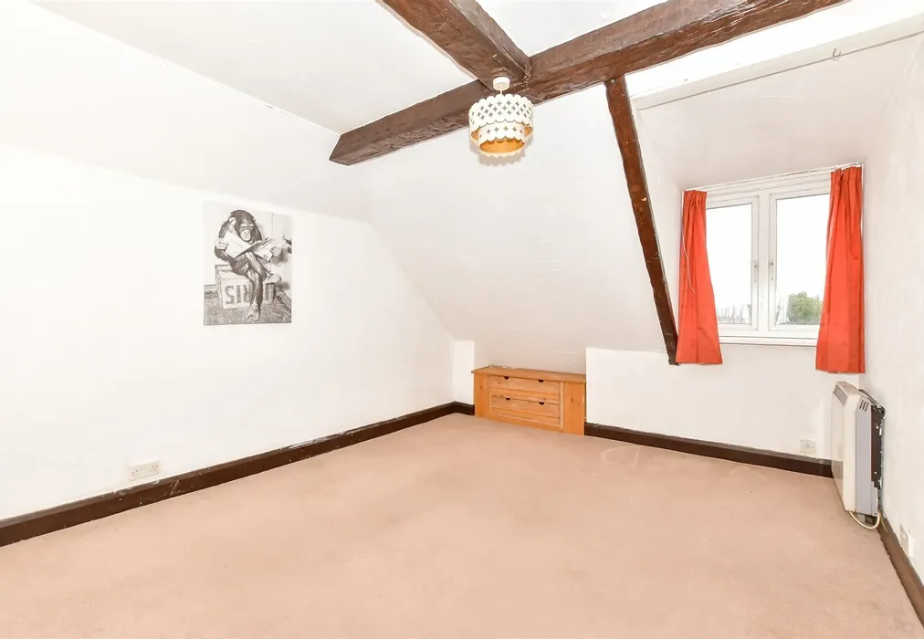 Bedroom 1 - Grove Road, Sandown, Isle of Wight - Wards of Kent