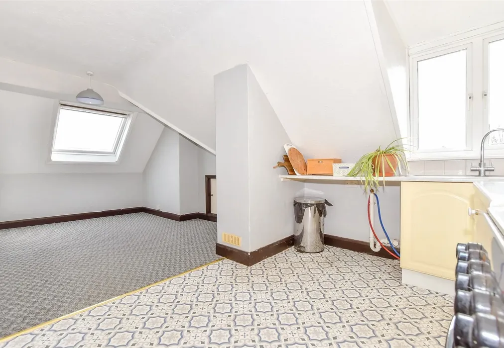 Kitchen - Grove Road, Sandown, Isle of Wight - Wards of Kent