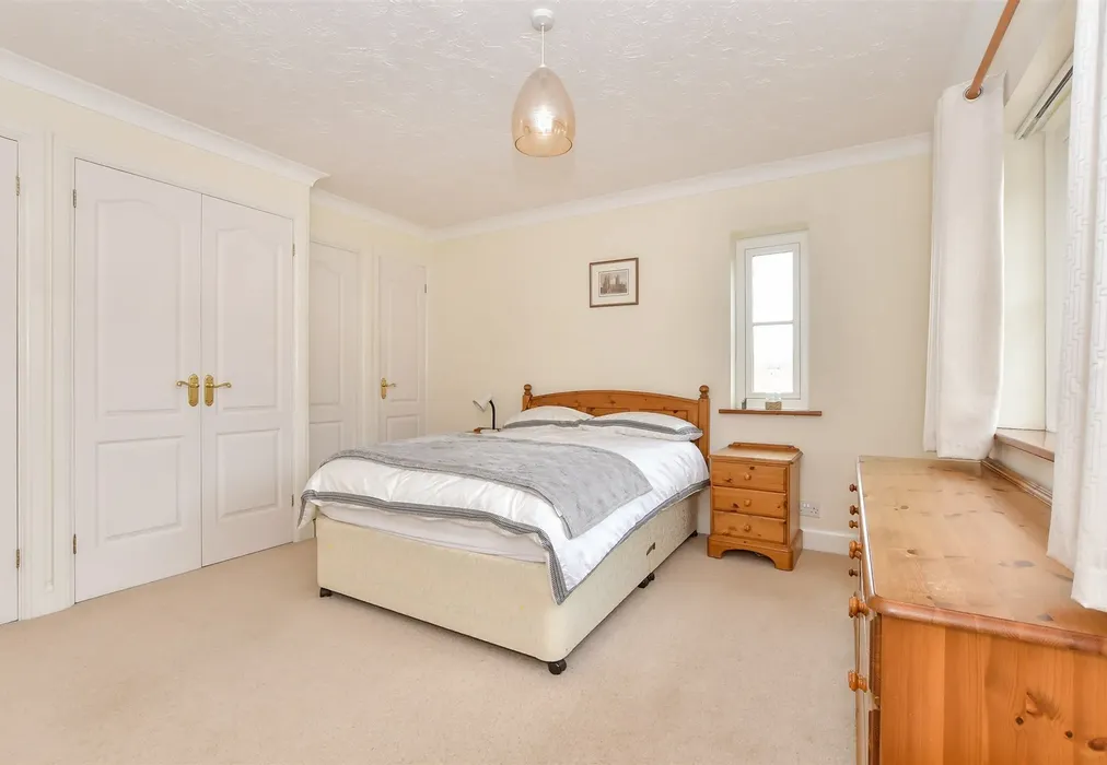 Bedroom 1 - Woodchurch Road, Tenterden, Kent - Wards of Kent