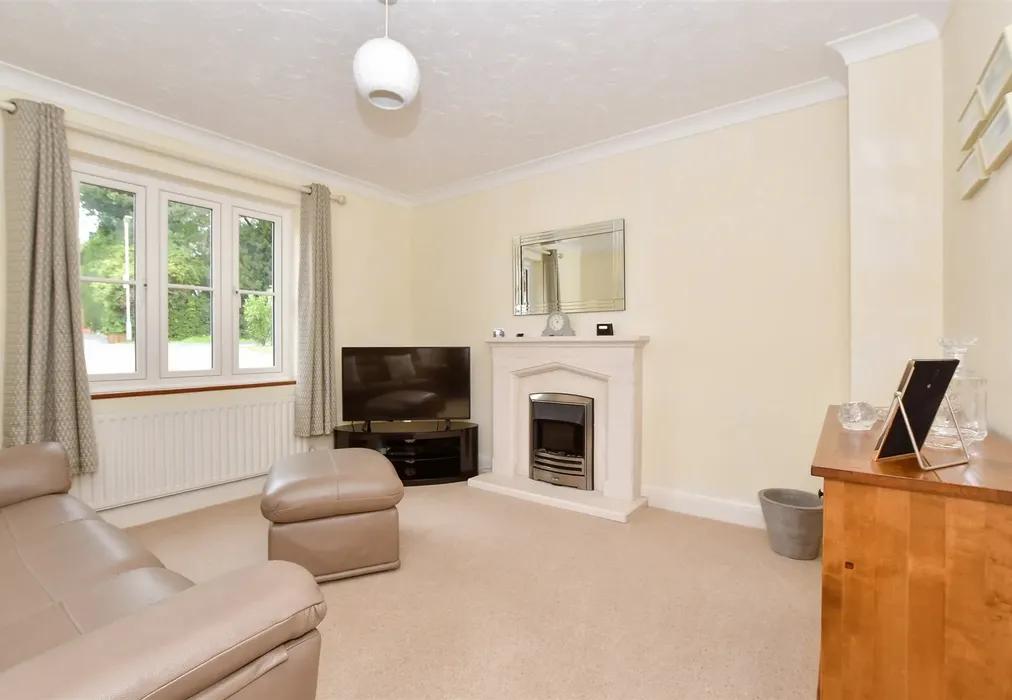 Snug - Woodchurch Road, Tenterden, Kent - Wards of Kent