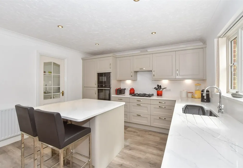Kitchen Area - Woodchurch Road, Tenterden, Kent - Wards of Kent