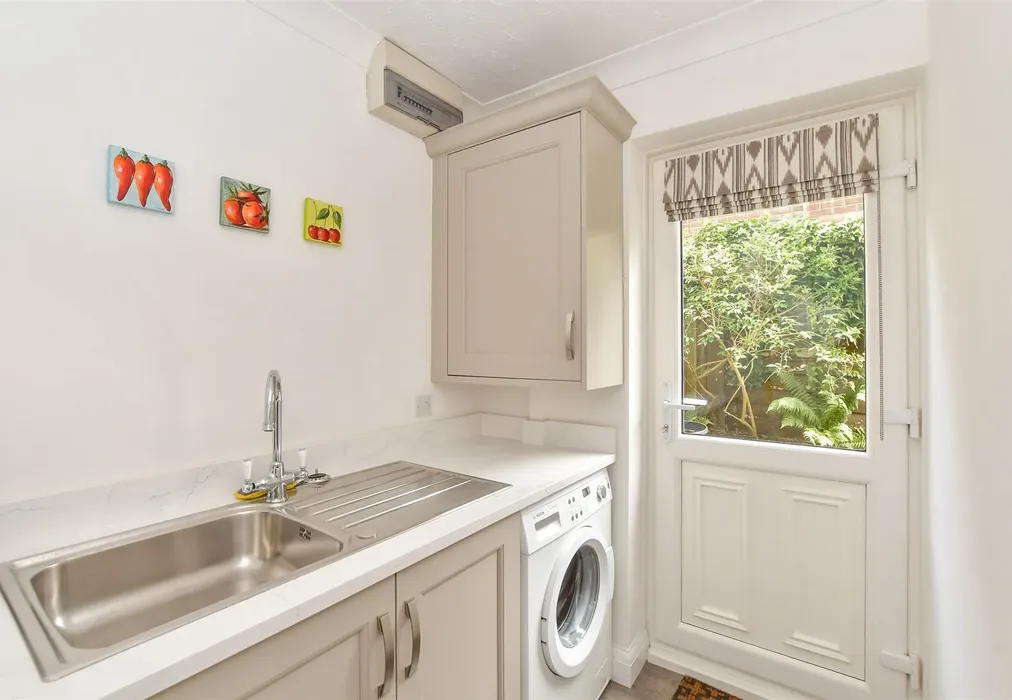 Utility Room - Woodchurch Road, Tenterden, Kent - Wards of Kent
