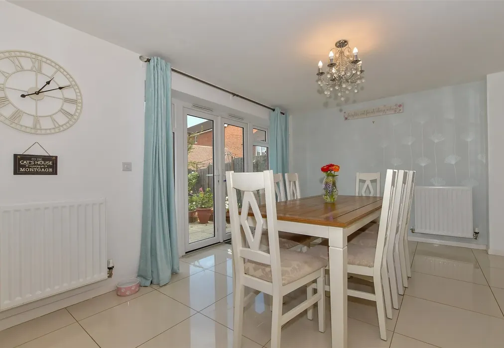 Kitchen/Diner - Knoxes Shaw, Maidstone, Kent - Wards of Kent