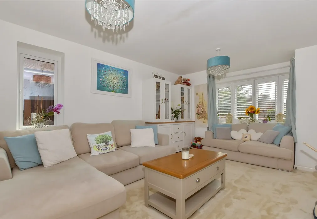 Lounge - Knoxes Shaw, Maidstone, Kent - Wards of Kent