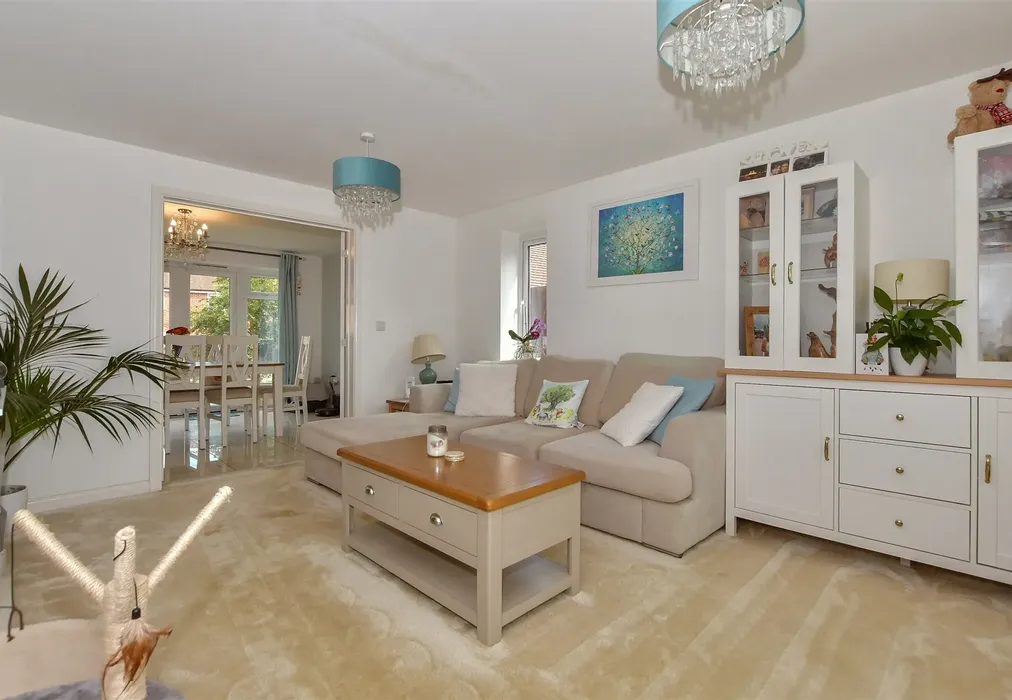 Lounge - Knoxes Shaw, Maidstone, Kent - Wards of Kent