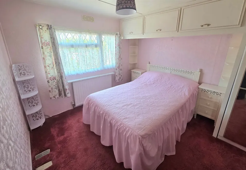 Bedroom - Reculver Road, Herne Bay, Kent - Wards of Kent