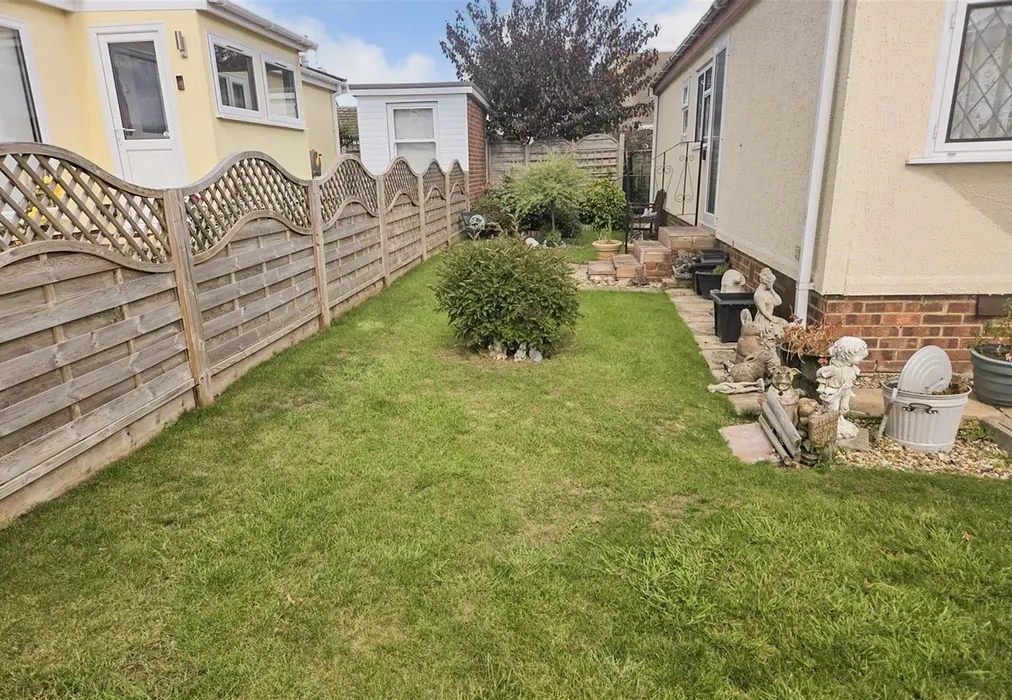 Side Garden - Reculver Road, Herne Bay, Kent - Wards of Kent