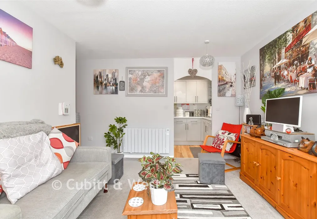 Lounge - Irvine Road, Littlehampton, West Sussex - Wards of Kent