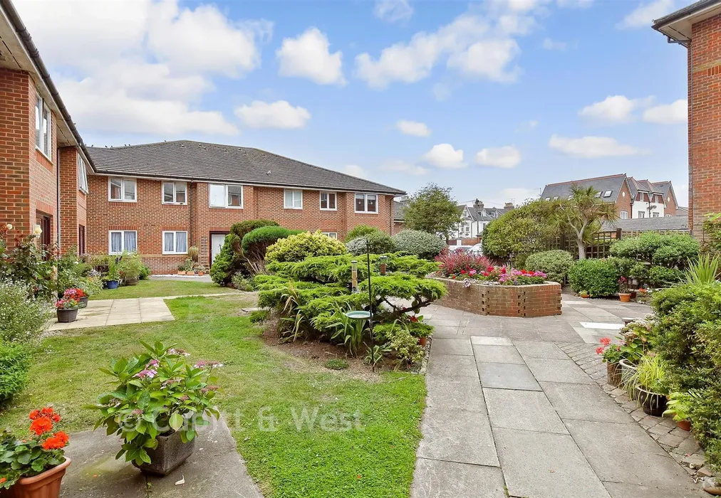 Communal Gardens - Irvine Road, Littlehampton, West Sussex - Wards of Kent