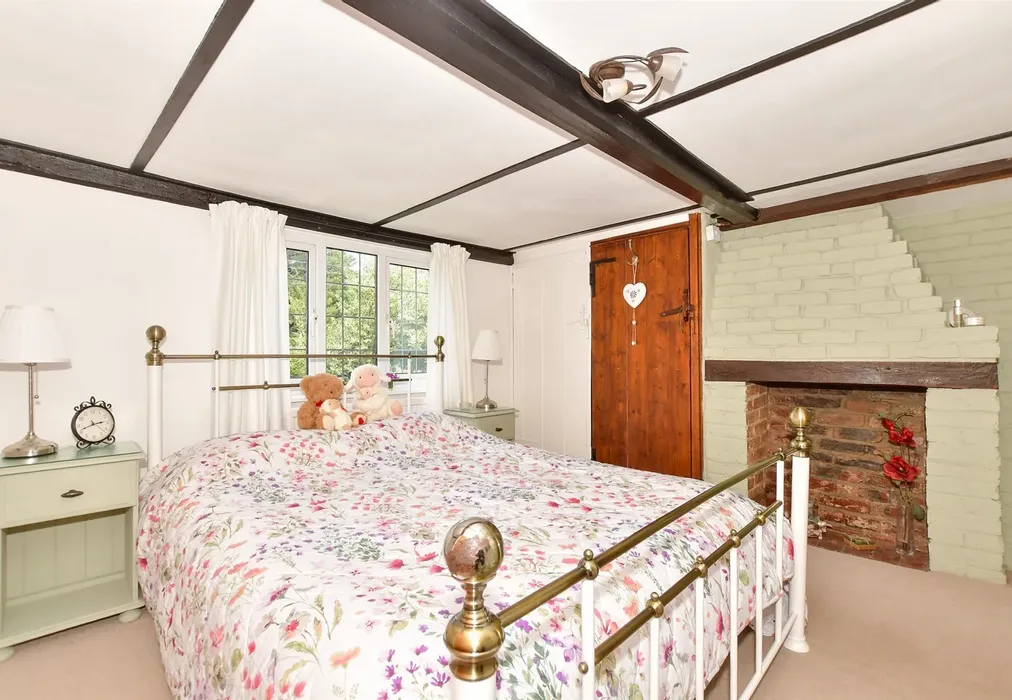 Bedroom 1 - Ashford Road, Ivychurch, Romney Marsh, Kent - Wards of Kent