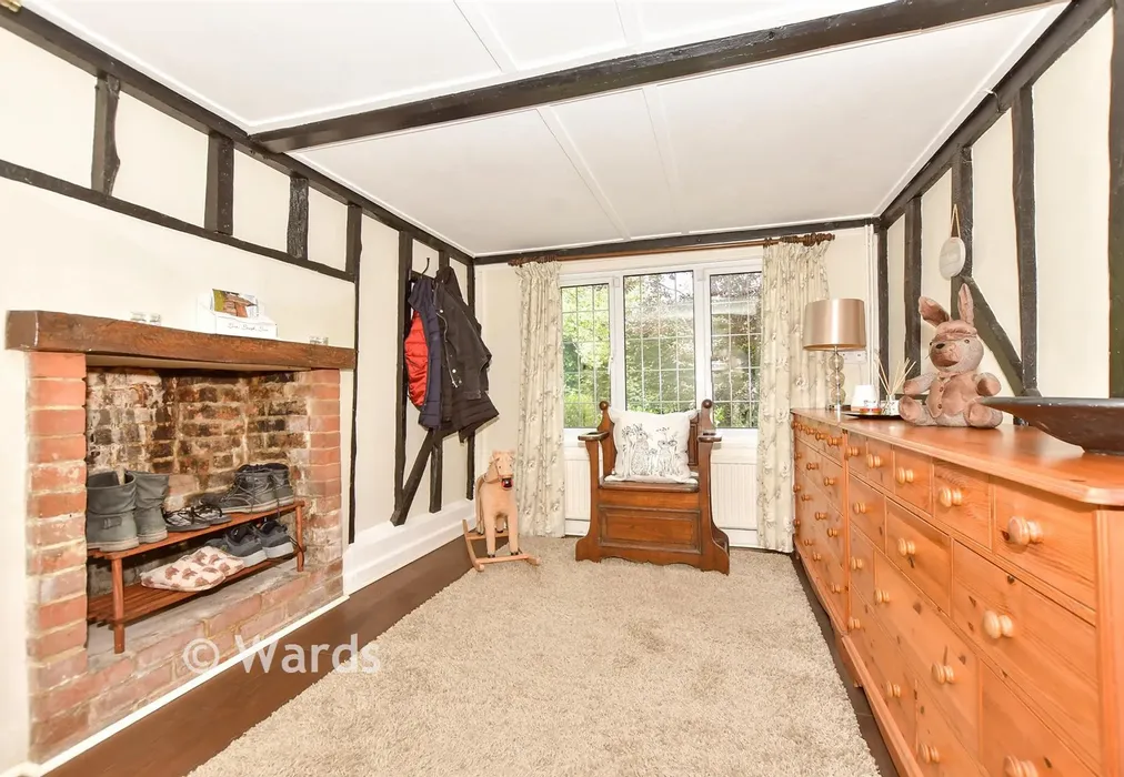 Entrance Hall - Ashford Road, Ivychurch, Romney Marsh, Kent - Wards of Kent