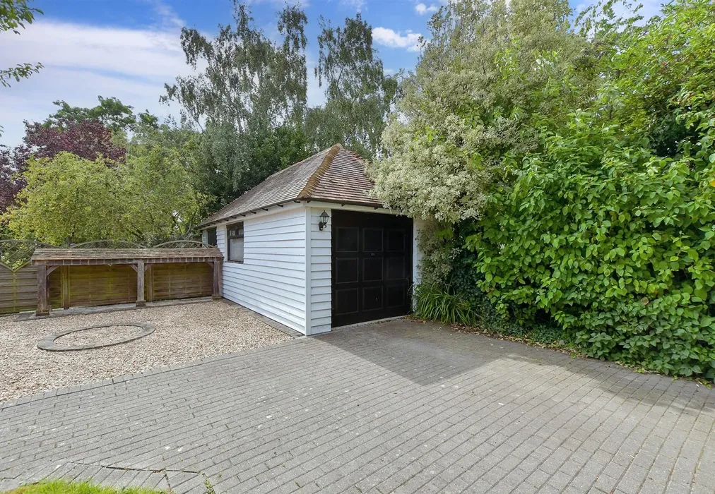 Garage - Ashford Road, Ivychurch, Romney Marsh, Kent - Wards of Kent