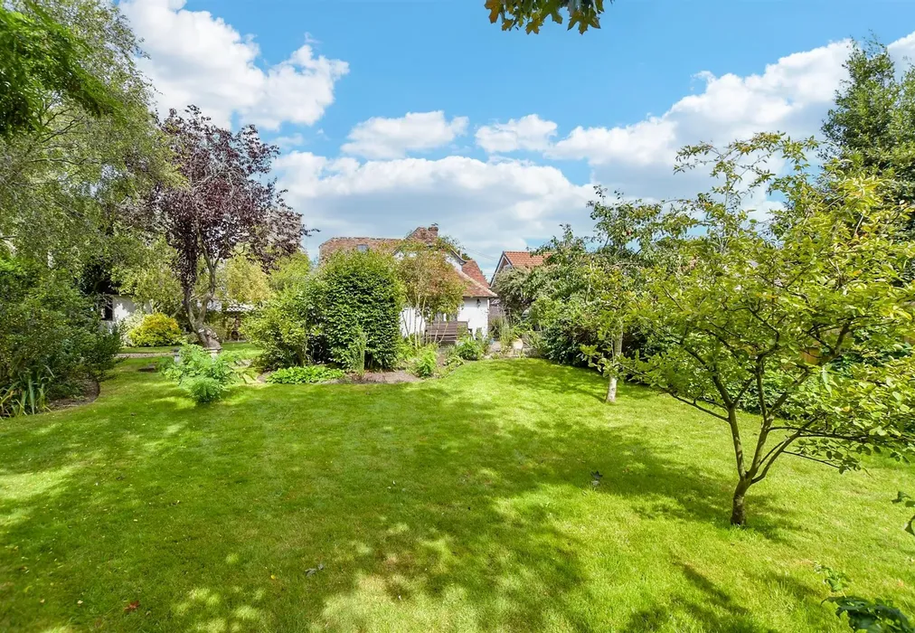 Rear Garden - Ashford Road, Ivychurch, Romney Marsh, Kent - Wards of Kent