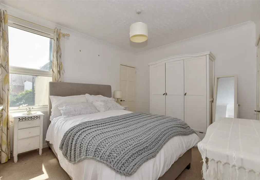 Bedroom 1 - Connaught Road, Chatham, Kent - Wards of Kent