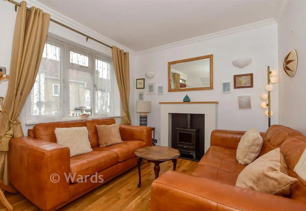 Lounge - Connaught Road, Chatham, Kent - Wards of Kent