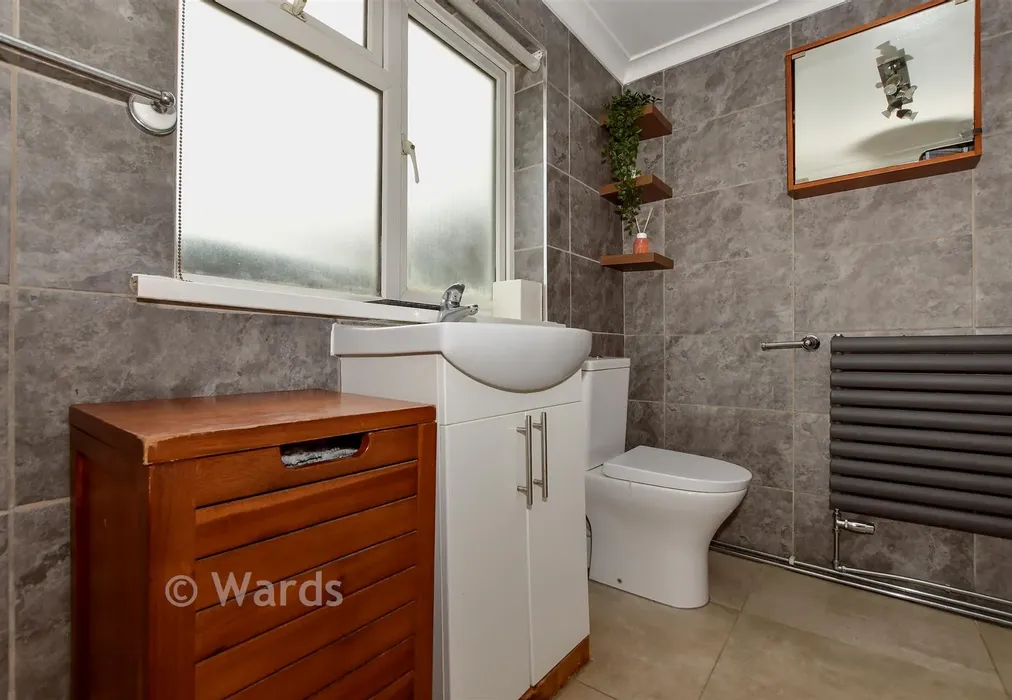 Bathroom - Connaught Road, Chatham, Kent - Wards of Kent