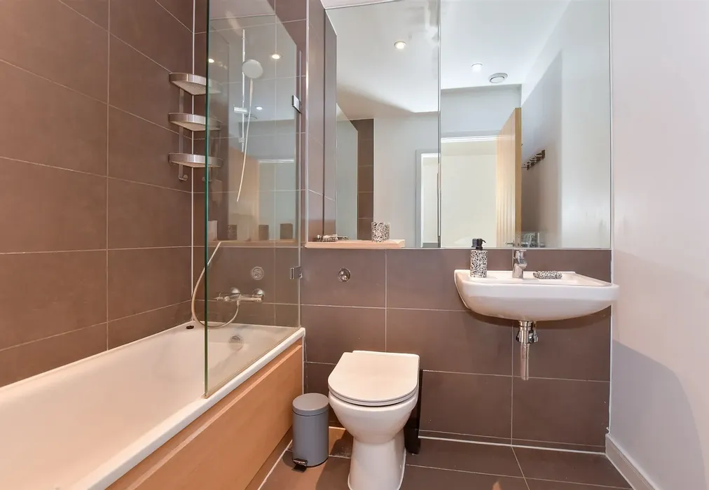 Bathroom - Westwood Drive, Canterbury, Kent - Wards of Kent