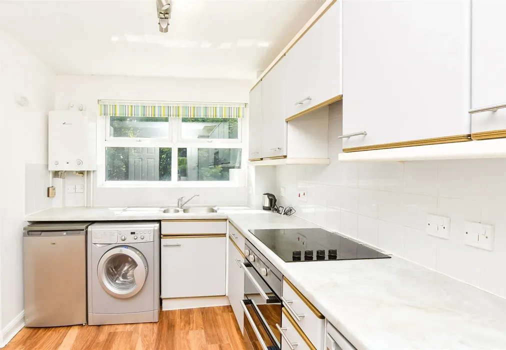 Kitchen - Manning Close, East Grinstead, West Sussex - Wards of Kent