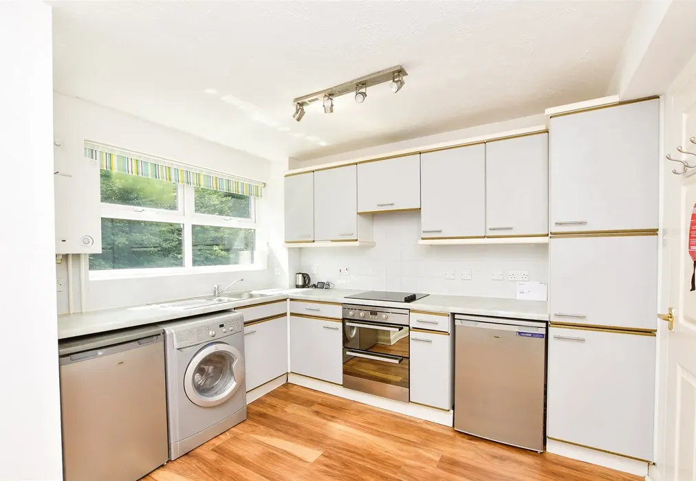 Kitchen - Manning Close, East Grinstead, West Sussex - Wards of Kent