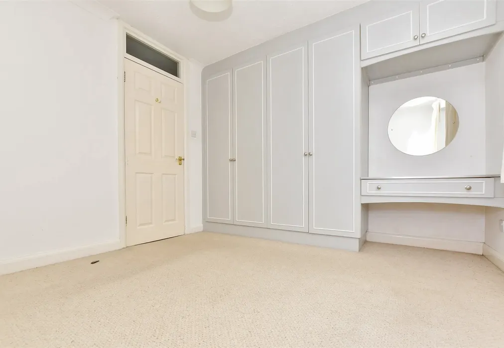 Bedroom 1 - Manning Close, East Grinstead, West Sussex - Wards of Kent