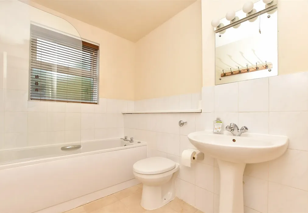Bathroom - Manning Close, East Grinstead, West Sussex - Wards of Kent